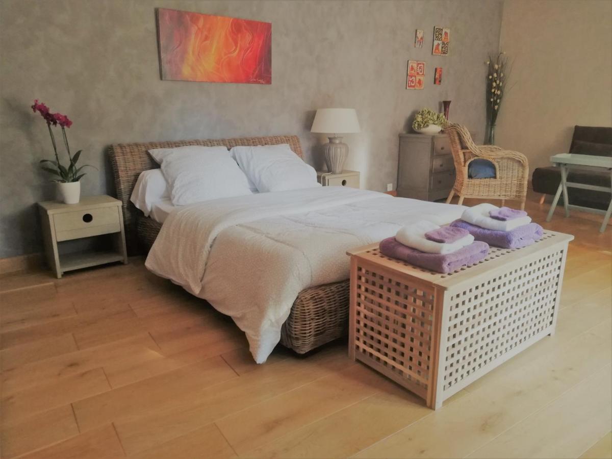 Bed and Breakfast La Goutadou Cabannes Exteriér fotografie