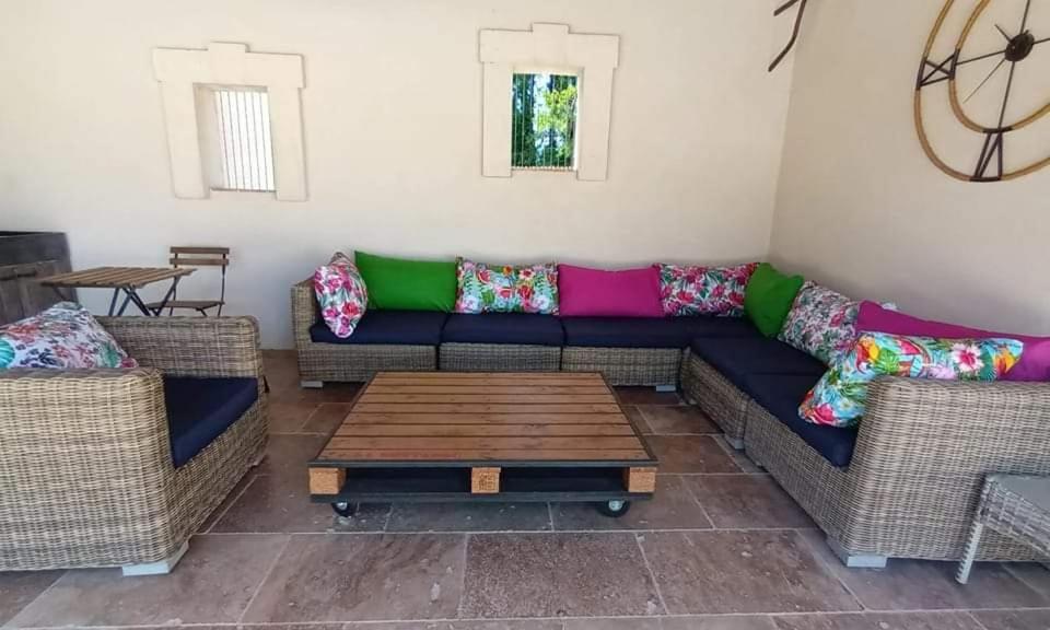 Bed and Breakfast La Goutadou Cabannes Exteriér fotografie